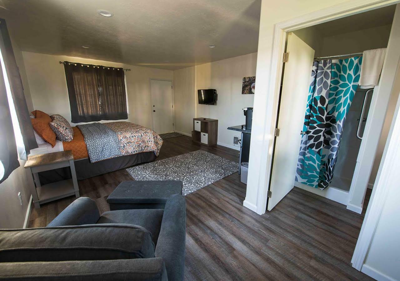 Pacific City Inn Bagian luar foto