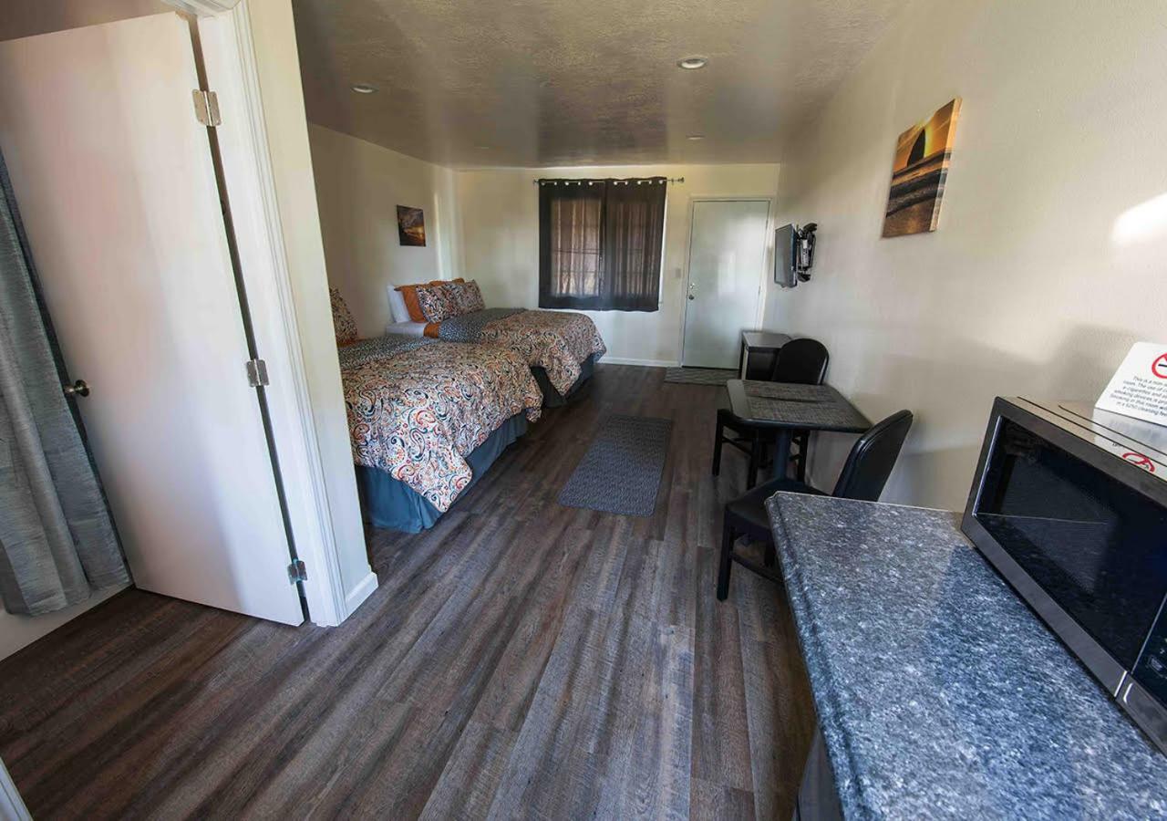 Pacific City Inn Bagian luar foto